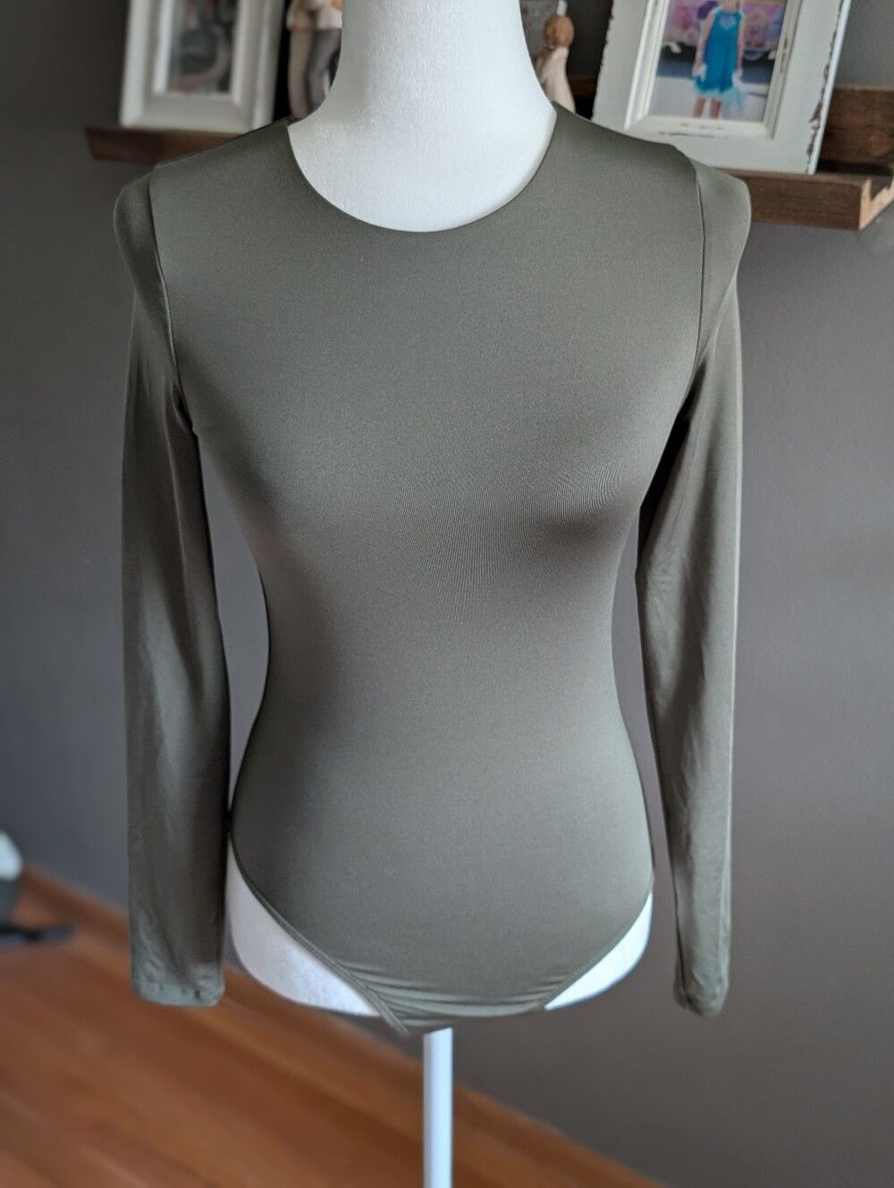 Minimalist Olive Green Contour Base Layer Long Sleeve Crew Neck Bodysuit Size S